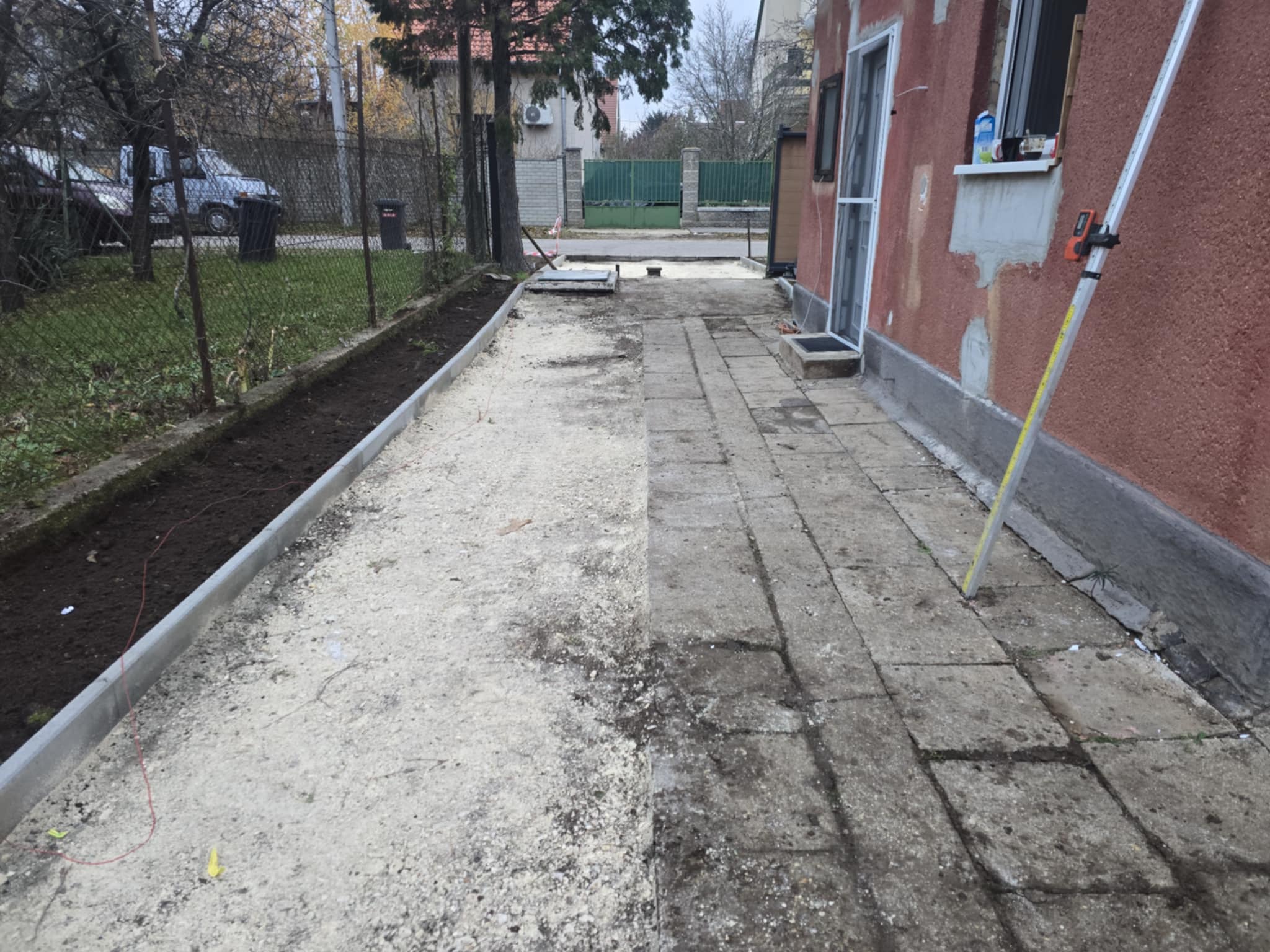 Ház melletti járda felújítása